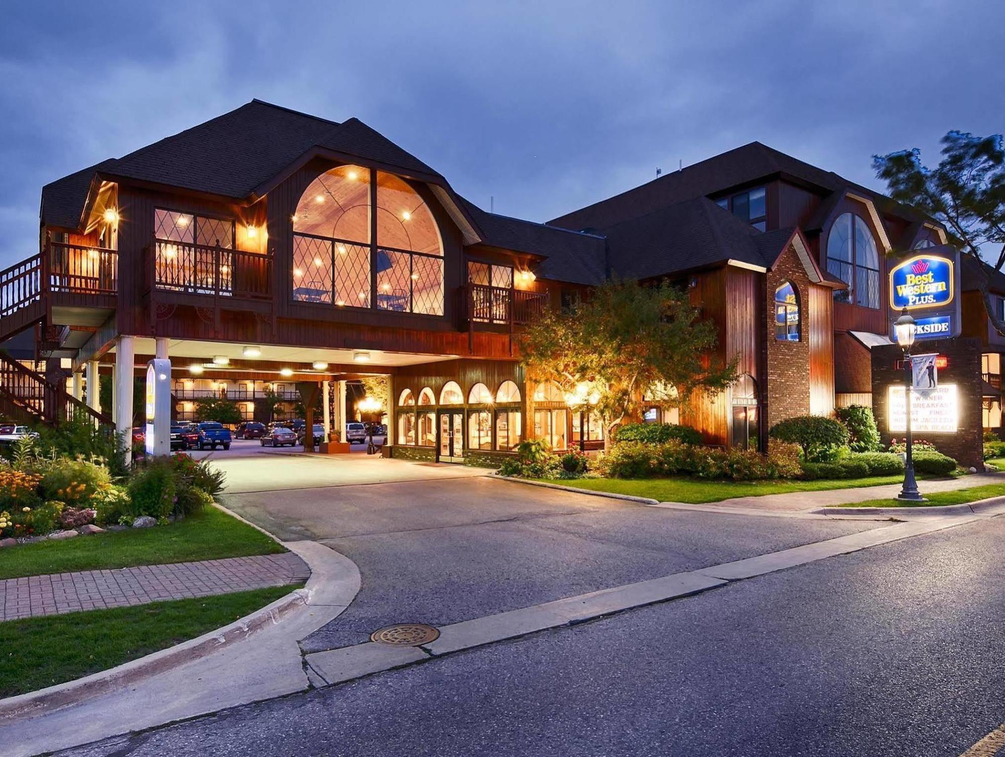 Best Western Plus Dockside Waterfront Inn Маккино Сити Экстерьер фото
